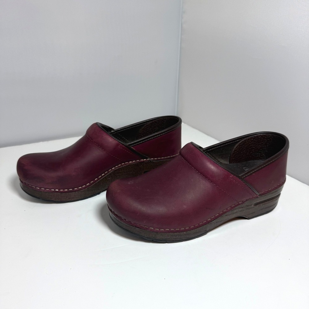 Dansko Professional Clogs Leather Wine Burgundy Size 38 Comfort Nursing EU 38 - Picture 2 of 7